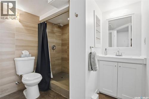 2543 Garnet Street, Regina, SK - Indoor Photo Showing Bathroom