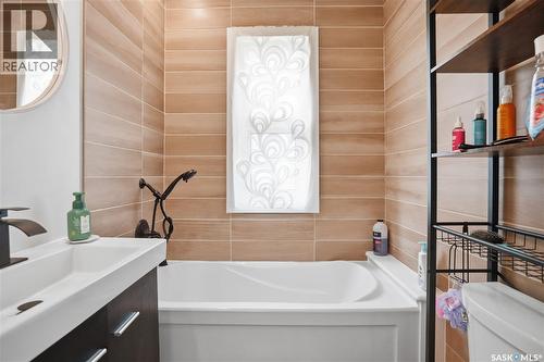 2543 Garnet Street, Regina, SK - Indoor Photo Showing Bathroom