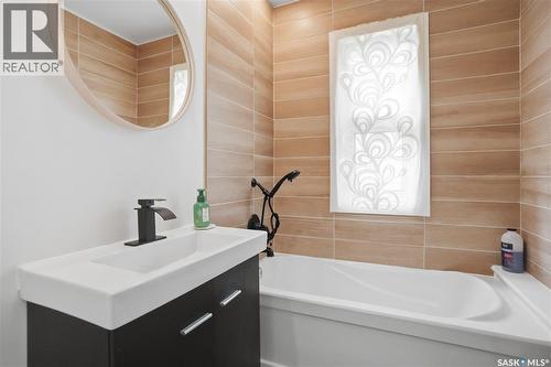 2543 Garnet Street, Regina, SK - Indoor Photo Showing Bathroom