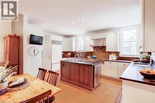 5 Undercliffe Avenue, Hamilton, ON - Indoor