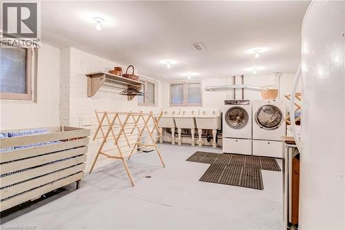 5 Undercliffe Avenue, Hamilton, ON - Indoor Photo Showing Other Room