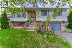 18 GILSTON Parkway Paris, ON N3L 3K6