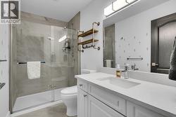2nd lower floor Full Bathroom - 