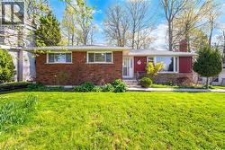 1461 MOSS GLEN Road  Burlington, ON L7P 2C2