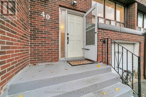 40 Stately Way, Markham, ON - Outdoor