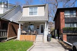 231 CHISHOLM AVENUE Toronto, ON M4C 4V9