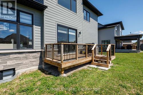 111 Stoneleigh Drive, Blue Mountains, ON - Outdoor With Exterior