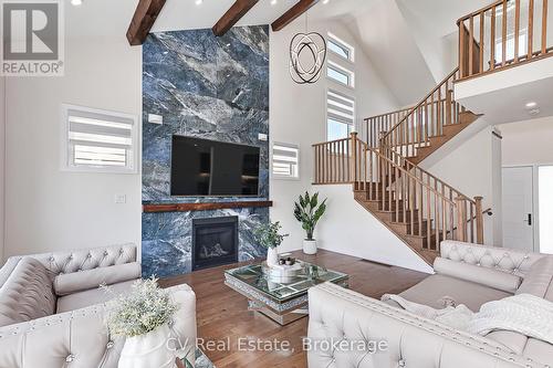 111 Stoneleigh Drive, Blue Mountains, ON - Indoor Photo Showing Living Room With Fireplace
