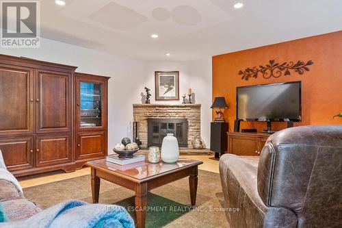 1373 Queen Victoria Avenue, Mississauga, ON - Indoor Photo Showing Living Room With Fireplace