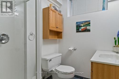 1373 Queen Victoria Avenue, Mississauga, ON - Indoor Photo Showing Bathroom