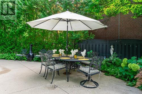 1373 Queen Victoria Avenue, Mississauga, ON - Outdoor