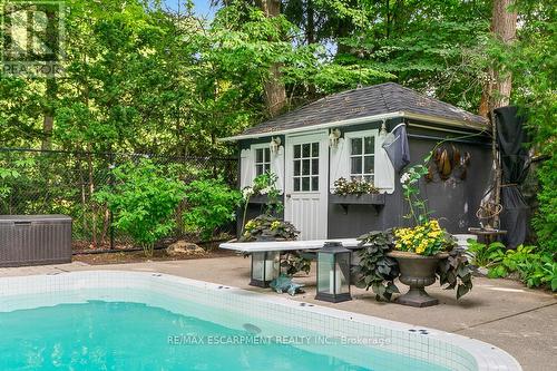 1373 Queen Victoria Avenue, Mississauga, ON - Outdoor With In Ground Pool