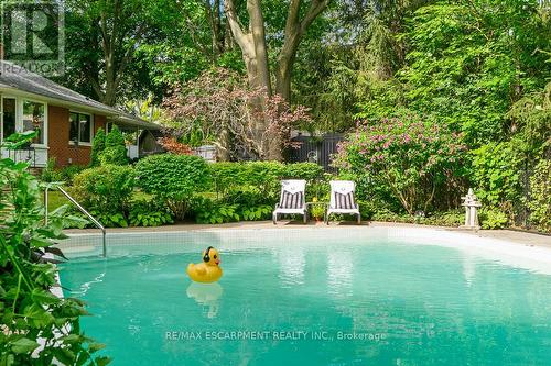 1373 Queen Victoria Avenue, Mississauga, ON - Outdoor With In Ground Pool