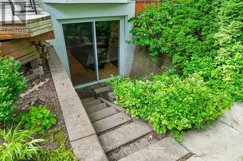 1373 Queen Victoria Avenue, Mississauga, ON - Outdoor