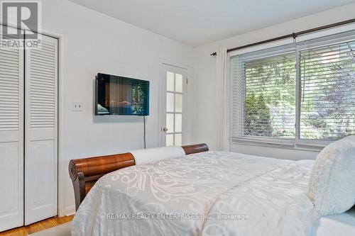 1373 Queen Victoria Avenue, Mississauga, ON - Indoor Photo Showing Bedroom