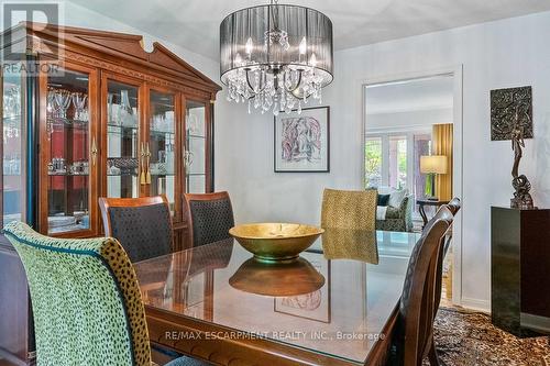1373 Queen Victoria Avenue, Mississauga, ON - Indoor Photo Showing Dining Room