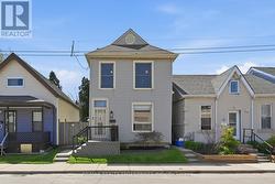 44 BURTON STREET  Hamilton, ON L8L 3P8