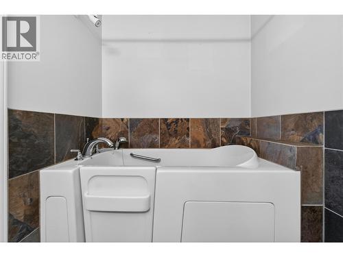 5 Bc97A Highway Unit# 11, Sicamous, BC 