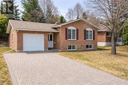 435 Culver Crescent Sudbury, ON P3E 4Y5
