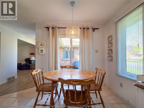 21 Earl Drive, Chatham, ON - Indoor Photo Showing Dining Room