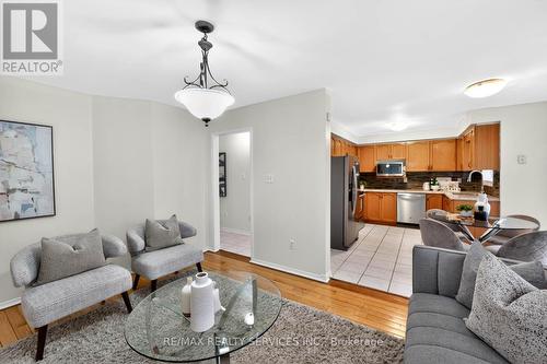 6 Creekwood Drive, Brampton, ON - Indoor Photo Showing Living Room
