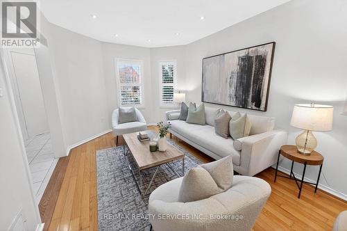 6 Creekwood Drive, Brampton, ON - Indoor Photo Showing Living Room