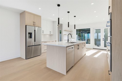16-2330 Harbour Rd, Sidney, BC 