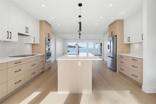 16-2330 Harbour Rd, Sidney, BC 
