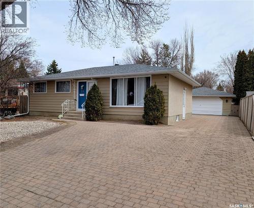 24 Dryburgh Crescent, Regina, SK - Outdoor