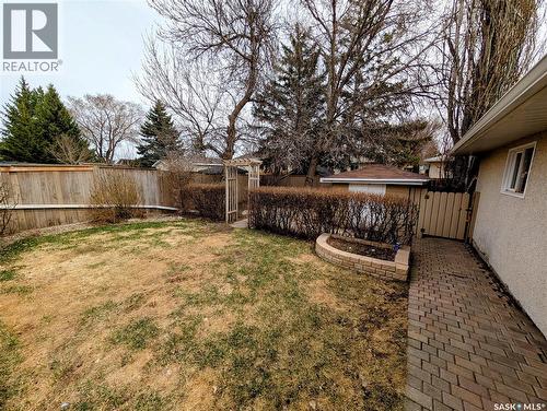 24 Dryburgh Crescent, Regina, SK - Outdoor