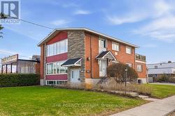 1310 WOODWARD AVENUE  Ottawa, ON K1Z 7V8