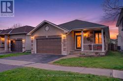 4070 CANYON WALK DRIVE Ottawa, ON K1V 1W4