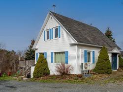 271 Green Street Lunenburg, NS B0J 2C0