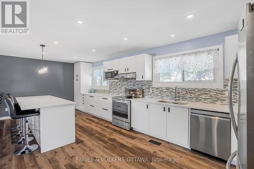 1427 Rosebella Avenue, Ottawa, ON - Indoor Photo Showing Kitchen With Upgraded Kitchen