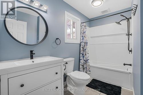 1427 Rosebella Avenue, Ottawa, ON - Indoor Photo Showing Bathroom