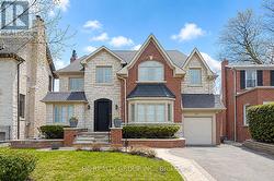 267 ST LEONARDS AVENUE Toronto, ON M4N 1K9