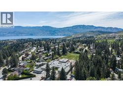 Glenrosa Elementary 6 minute walk. - 