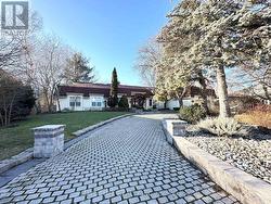16 BRIAN CLIFF DRIVE Toronto, ON M3B 2G2