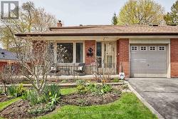42 HALSEY AVENUE Toronto, ON M4B 1A5