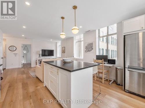 805 - 36 James Street S, Hamilton, ON - Indoor Photo Showing Kitchen