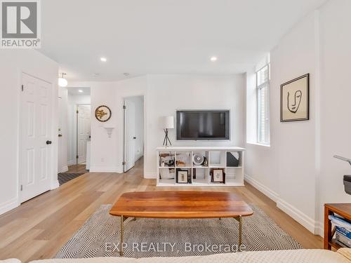 805 - 36 James Street S, Hamilton, ON - Indoor Photo Showing Living Room