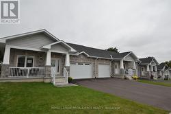 31 DOUGLAS MARSHALL CRESCENT Brockville, ON K6V 0E8