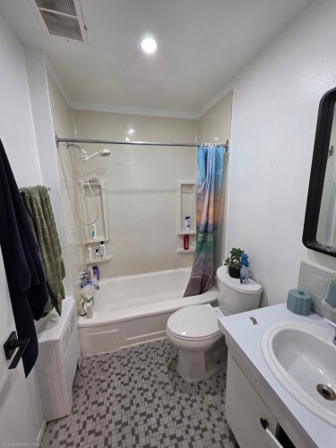 Salle de bains - 233-266 Rue Lawrence, Longueuil (Greenfield Park), QC - Indoor Photo Showing Bathroom