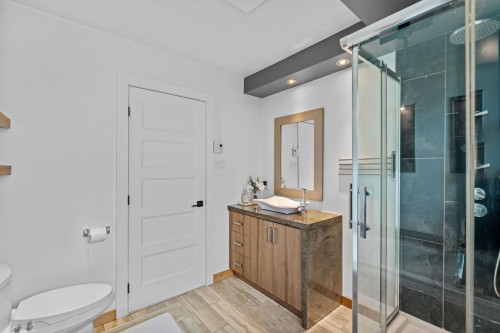Salle de bains - 523 7E Avenue, Saint-Jérôme, QC - Indoor Photo Showing Bathroom