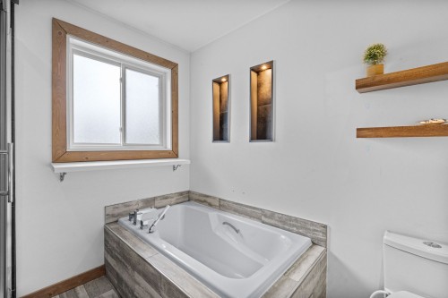 Salle de bains - 523 7E Avenue, Saint-Jérôme, QC - Indoor Photo Showing Bathroom