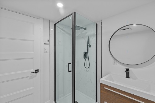 Salle de bains - 523 7E Avenue, Saint-Jérôme, QC - Indoor Photo Showing Bathroom