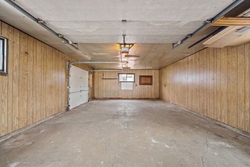 Garage - 523 7E Avenue, Saint-Jérôme, QC - Indoor Photo Showing Garage
