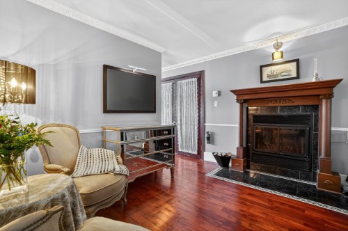 Chambre à coucher principale - 44 Rue Archambault, Repentigny (Repentigny), QC - Indoor Photo Showing Living Room With Fireplace