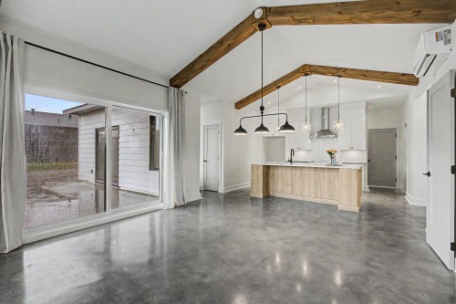Vue - 73 Rue Dumont, Lac-Brome, QC - Indoor Photo Showing Kitchen