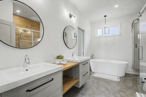Salle de bains - 73 Rue Dumont, Lac-Brome, QC - Indoor Photo Showing Bathroom